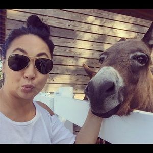 Meet your Posher, Mae